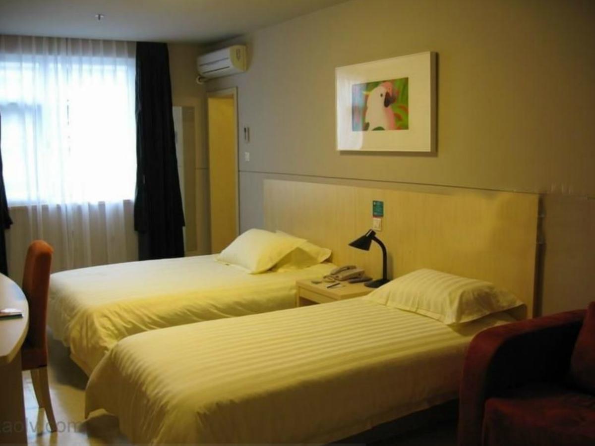 Magnolia Business Hotel Xining Railway Station Grand Cross Mojia Street Exterior photo
