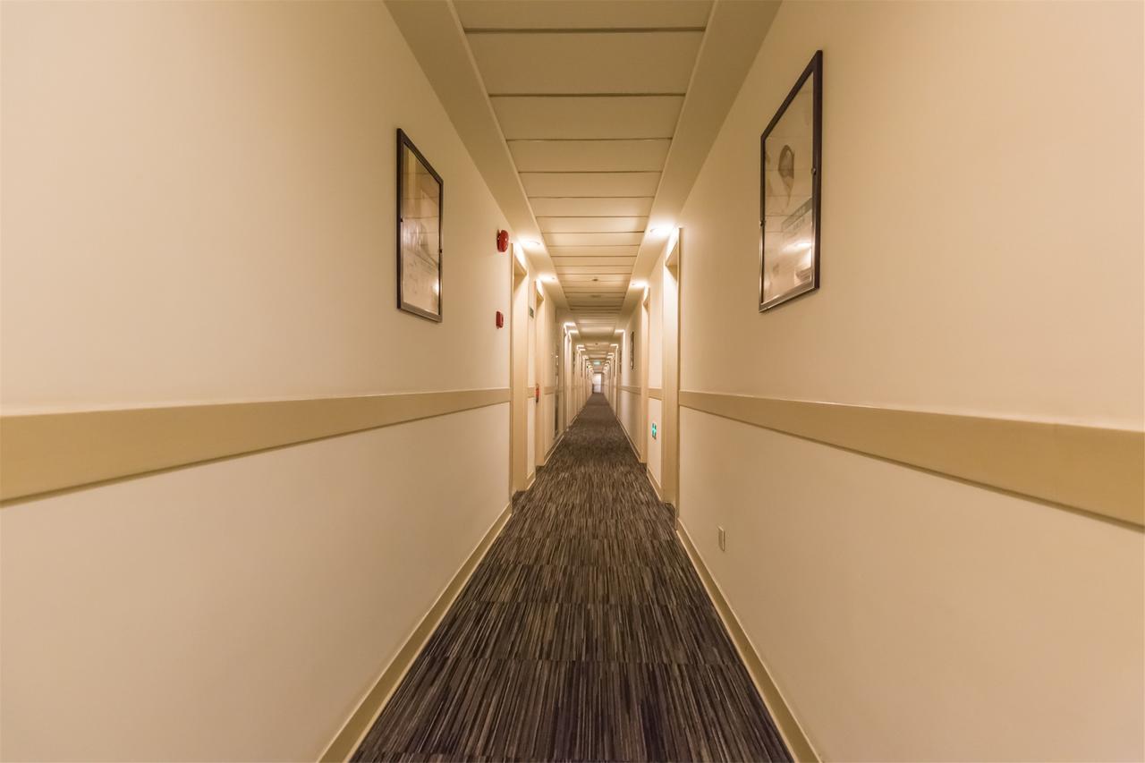 Magnolia Business Hotel Xining Railway Station Grand Cross Mojia Street Exterior photo